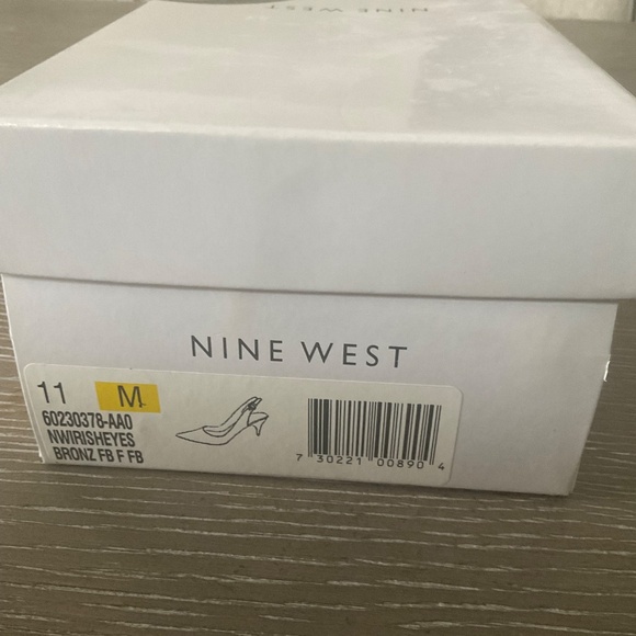 Nine West bronze gold sling back shoes, size 11 - Picture 4 of 4